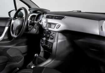 Подержанный автомобиль Citroen C3 Hatchback 2011 года (9 фото)
