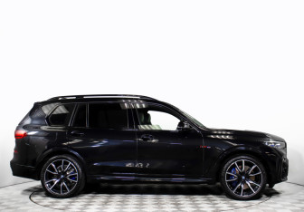 Подержанный автомобиль BMW X7 2020 года (4 фото)