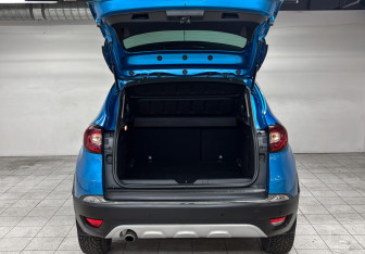 Подержанный автомобиль Renault Kaptur 2017 года (11 фото)