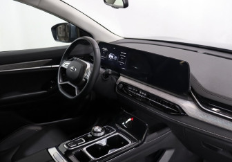 Подержанный автомобиль JAC JS6 2023 года (10 фото)