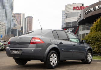 Подержанный автомобиль Renault Megane Sedan 2007 года (4 фото)