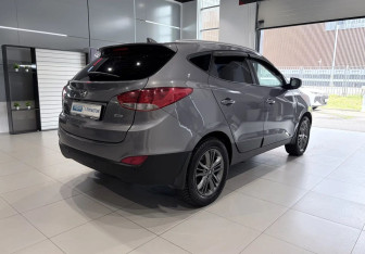 Подержанный автомобиль Hyundai ix35 2014 года (4 фото)