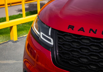 Подержанный автомобиль Land Rover Range Rover Velar 2018 года (15 фото)