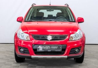Подержанный автомобиль Suzuki SX4 Hatchback 2012 года (2 фото)