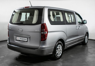 Подержанный автомобиль Hyundai H-1 2018 года (5 фото)