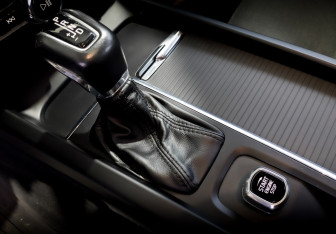 Подержанный автомобиль Volvo V60 2020 года (26 фото)