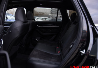 Подержанный автомобиль Geely Monjaro 2023 года (8 фото)