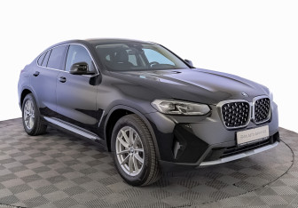 Подержанный автомобиль BMW X4 2022 года (3 фото)