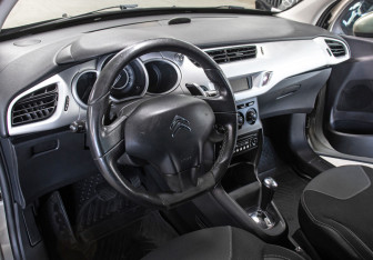 Подержанный автомобиль Citroen C3 Hatchback 2011 года (16 фото)