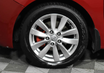 Подержанный автомобиль Kia Cerato Sedan 2014 года (8 фото)