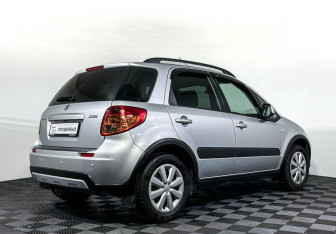 Подержанный автомобиль Suzuki SX4 Hatchback 2014 года (5 фото)