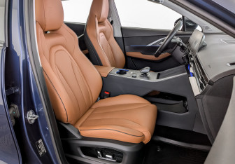 Подержанный автомобиль Omoda C5 2023 года (24 фото)
