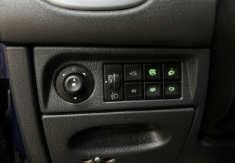 Подержанный автомобиль Citroen Xsara Picasso 2007 года (19 фото)