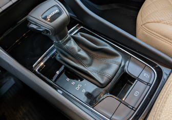 Подержанный автомобиль Skoda Karoq 2021 года (21 фото)