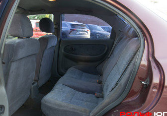 Подержанный автомобиль Kia Spectra Sedan 2006 года (8 фото)