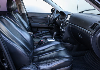 Подержанный автомобиль Hyundai Sonata 2007 года (10 фото)
