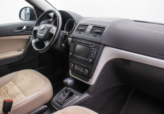 Подержанный автомобиль Skoda Yeti 2012 года (10 фото)