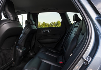 Подержанный автомобиль Volvo XC60 2021 года (14 фото)