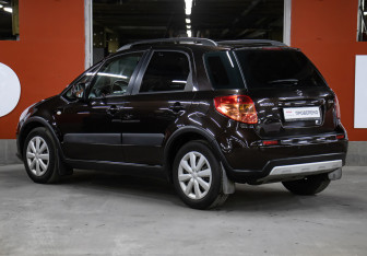 Подержанный автомобиль Suzuki SX4 Hatchback 2014 года (7 фото)