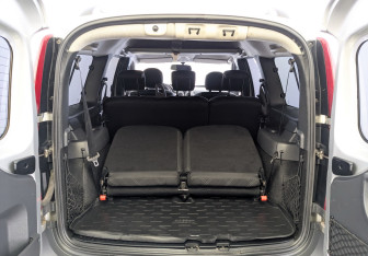 Подержанный автомобиль LADA (ВАЗ) Largus Wagon 2018 года (9 фото)