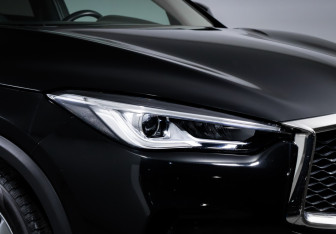 Подержанный автомобиль Infiniti QX50 2018 года (16 фото)