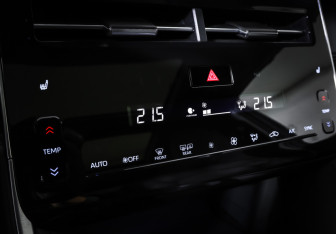 Подержанный автомобиль Toyota Avalon 2022 года (20 фото)