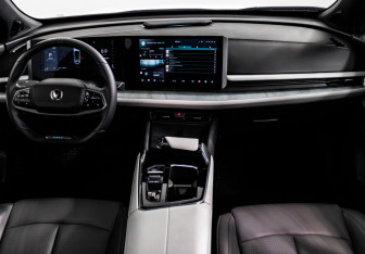 Подержанный автомобиль Changan UNI-T 2023 года (11 фото)