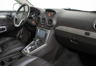 Подержанный автомобиль Opel Antara 2015 года (9 фото)