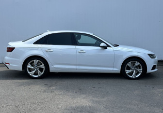 Подержанный автомобиль Audi A4 Sedan 2019 года (4 фото)