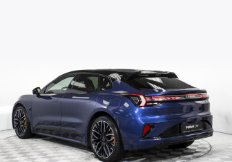 Подержанный автомобиль Zeekr 001 2024 года (7 фото)