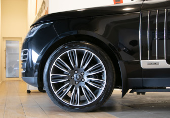 Подержанный автомобиль Land Rover Range Rover 2021 года (37 фото)