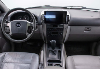 Подержанный автомобиль Kia Sorento 2006 года (13 фото)