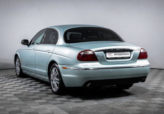 Подержанный автомобиль Jaguar S-Type 2005 года (7 фото)