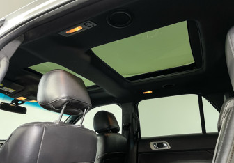 Подержанный автомобиль Ford Explorer 2013 года (15 фото)