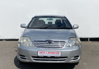 Подержанный автомобиль Toyota Corolla Sedan 2002 года (2 фото)