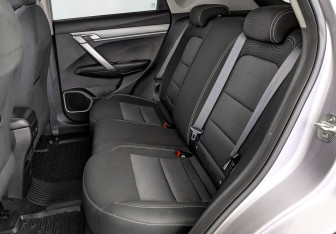 Подержанный автомобиль Geely Coolray 2023 года (18 фото)