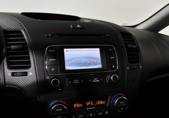 Подержанный автомобиль Kia Cerato Sedan 2015 года (14 фото)