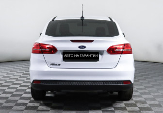 Подержанный автомобиль Ford Focus Sedan 2018 года (4 фото)