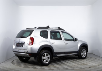 Подержанный автомобиль Renault Duster 2012 года (5 фото)