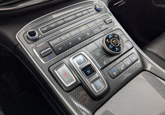 Подержанный автомобиль Hyundai Santa Fe 2021 года (21 фото)