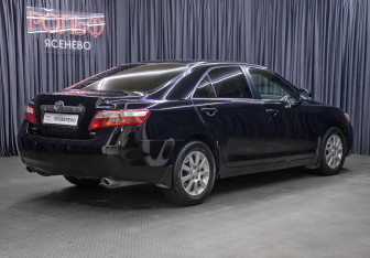 Подержанный автомобиль Toyota Camry Sedan 2009 года (5 фото)