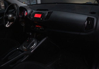 Подержанный автомобиль Kia Sportage 2011 года (9 фото)