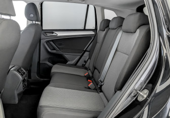 Подержанный автомобиль Volkswagen Tiguan 2021 года (12 фото)