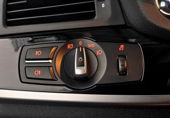 Подержанный автомобиль BMW X4 2015 года (17 фото)