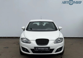 Подержанный автомобиль SEAT Leon Hatchback 2012 года (2 фото)