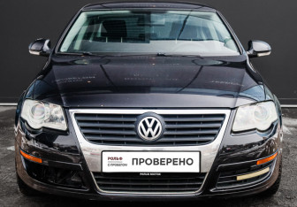 Подержанный автомобиль Volkswagen Passat Sedan 2005 года (2 фото)