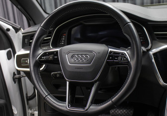 Подержанный автомобиль Audi A6 Sedan 2020 года (17 фото)