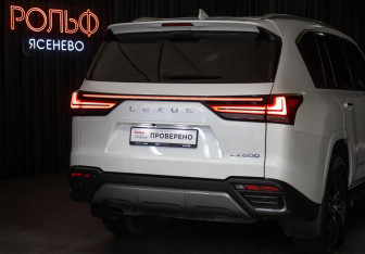 Подержанный автомобиль Lexus LX 2022 года (26 фото)