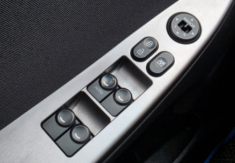 Подержанный автомобиль Hyundai Solaris Hatchback 2014 года (15 фото)