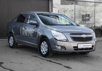 Подержанный автомобиль Chevrolet Cobalt Sedan 2013 года (3 фото)